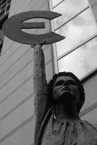 Statue at the EP - CC / Flickr