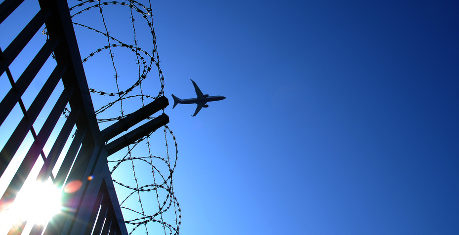 Plane at Berlin Tegel - CC / Flickr