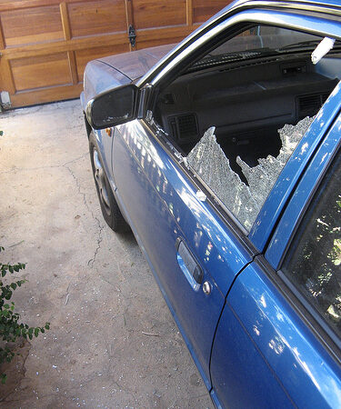 Broken Car Window - CC / Flickr