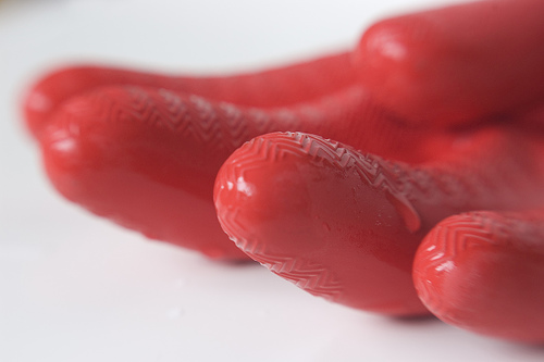 Red glove - CC / Flickr